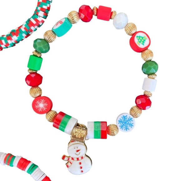 Christmas Themed Beaded Stretch Bracelets Set Of 4 With Charms in Red Green - Picture 5 of 9